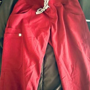 FIGS Scrub Set-Burgundy